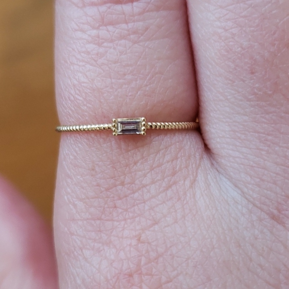 La Kaiser // Golden Grace Twist Diamond Baguette Ring Solid 14k